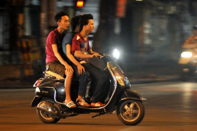 Không đội mũ bảo hiểm phạt bao nhiêu 2015?