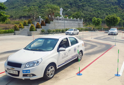 Phương Pháp Lái Xe Tiến Lùi Hình Chữ Chi